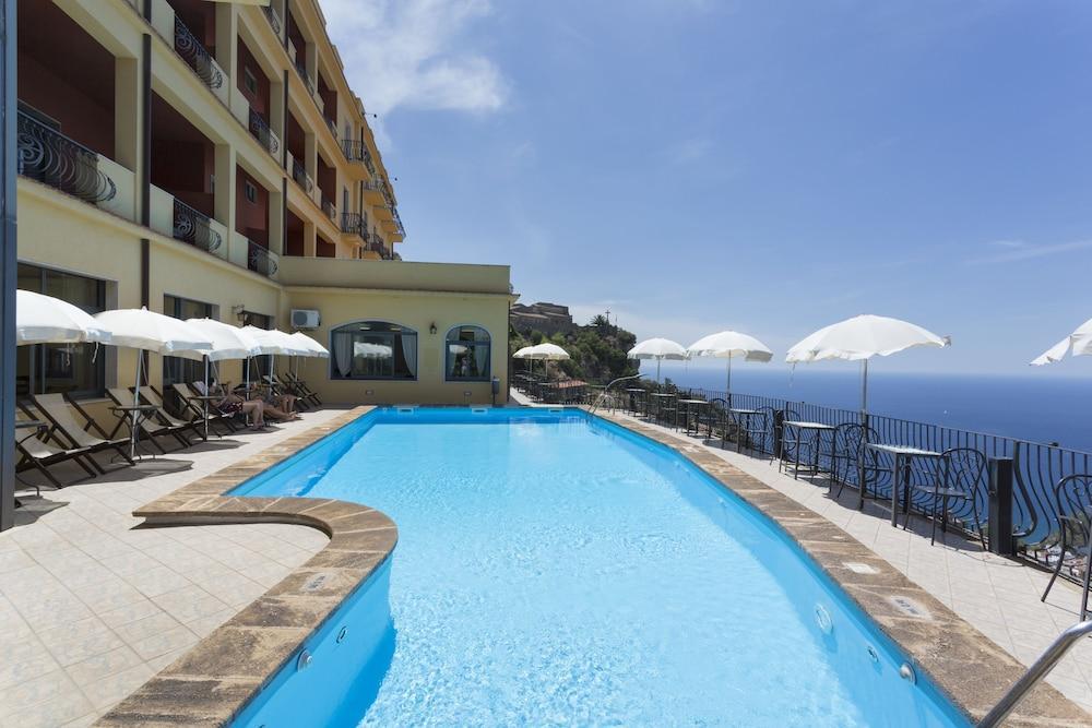 Hotel Sole Castello (Adults Only) Taormina Bagian luar foto