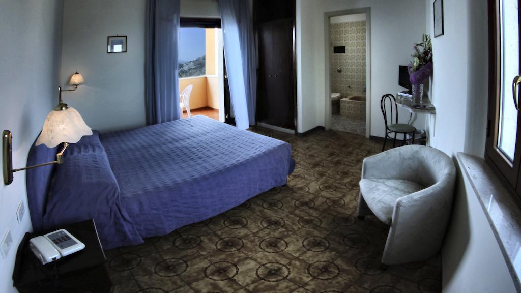 Hotel Sole Castello (Adults Only) Taormina Bagian luar foto
