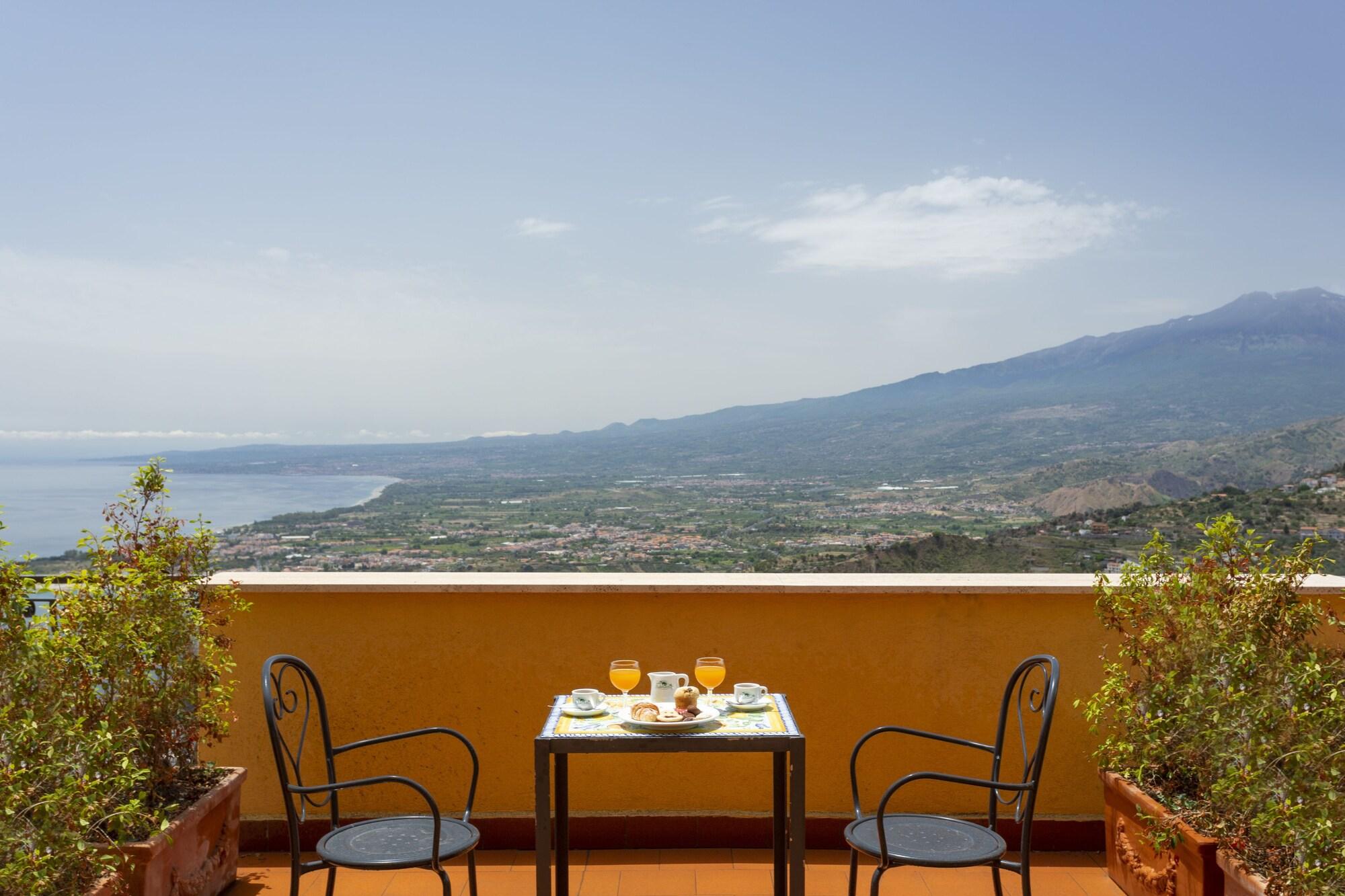 Hotel Sole Castello (Adults Only) Taormina Bagian luar foto