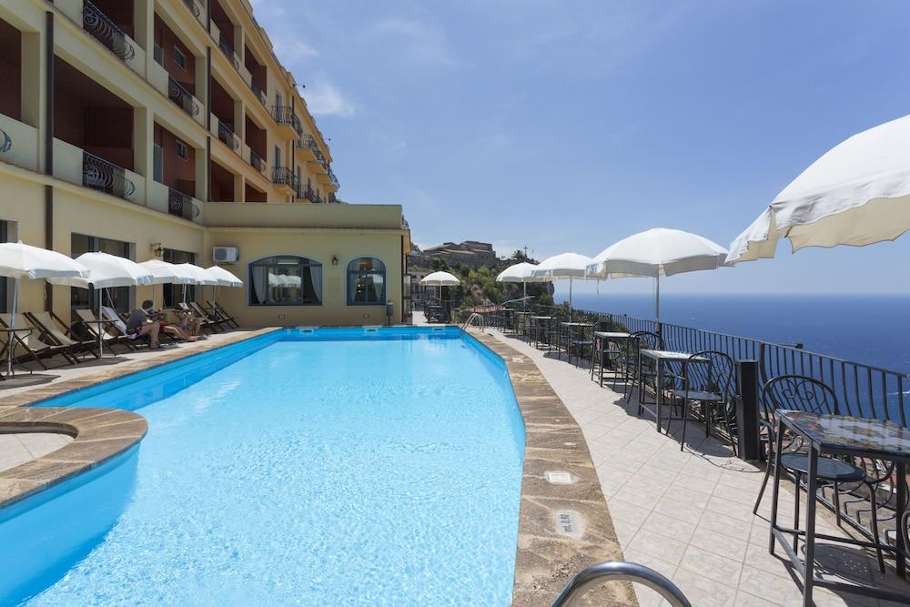 Hotel Sole Castello (Adults Only) Taormina Bagian luar foto