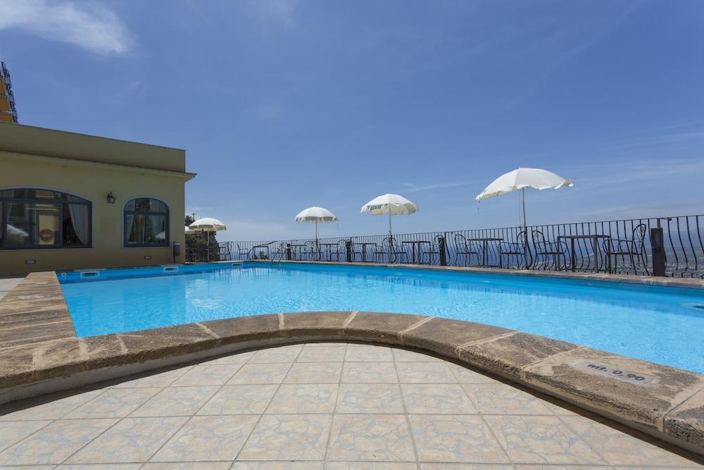 Hotel Sole Castello (Adults Only) Taormina Bagian luar foto