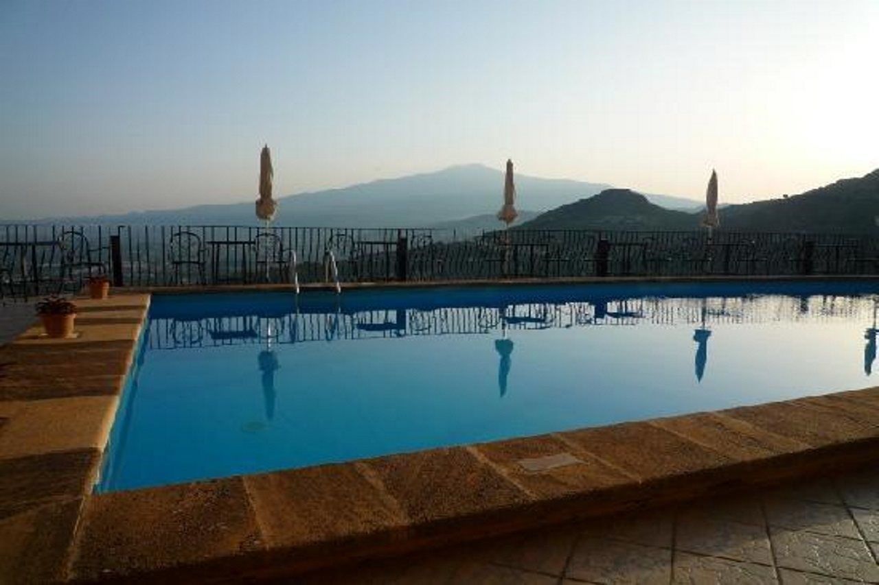 Hotel Sole Castello (Adults Only) Taormina Bagian luar foto