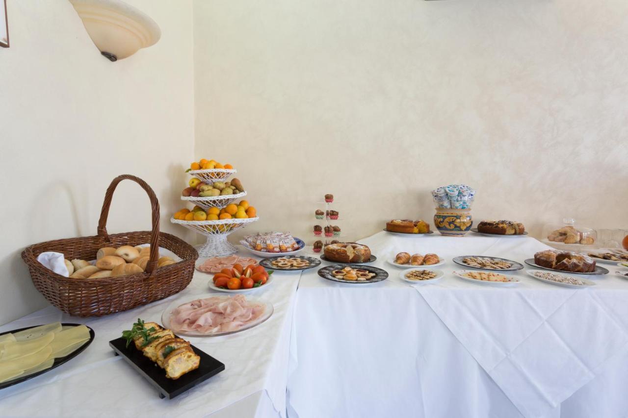 Hotel Sole Castello (Adults Only) Taormina Bagian luar foto