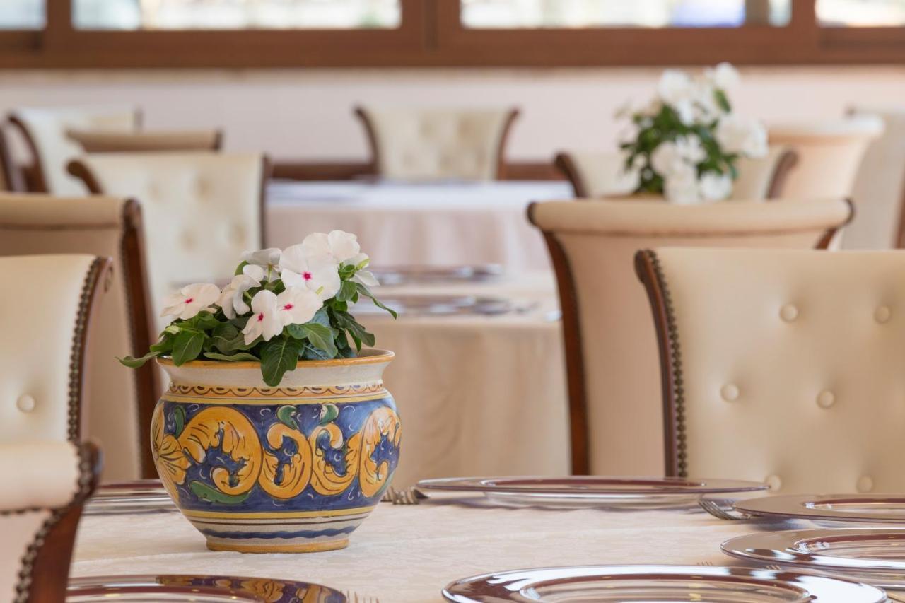 Hotel Sole Castello (Adults Only) Taormina Bagian luar foto